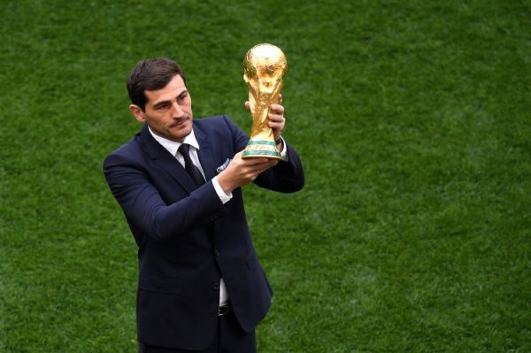 Casillas: Tranh cãi luôn tồn tại, và nó sẽ xảy ra bất cứ khi nào có một hình phạt có lợi cho Real Ma