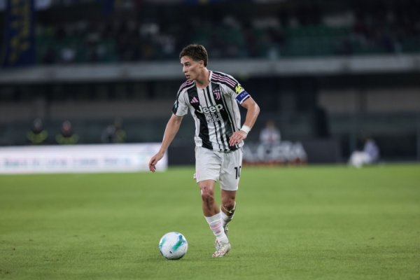 Chỉ mới 20 tuổi! Ilditz đã đeo băng tay của Juventus  của Juventus trong sự nghiệp