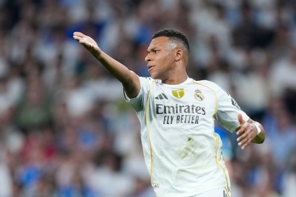 AS: Real Madrid cần xem xét có nên theo đuổi lợi thế kiểm soát bóng hay duy trì phong cách tấn công 