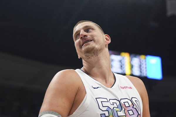 Ác quỷ! Cameron Johnson: Tôi vẫn đang thích nghi với Jokic đi qua mà không xem mọi người