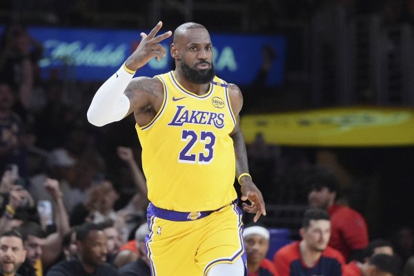 Yang Yi: Nếu James vẫn muốn ở lại Los Angeles vào năm tới, Lakers có thể đề nghị cho anh 8 triệu
