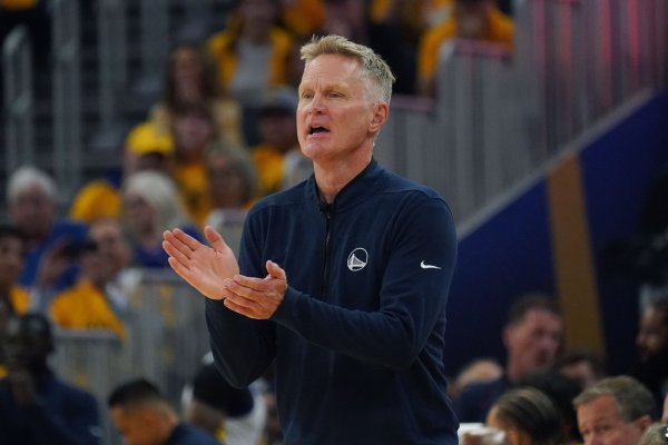 Kerr: Tôi thích chiều sâu đội hình của Warriors, nhưng chúng ta không thể rơi vào tình thế tiến thoá